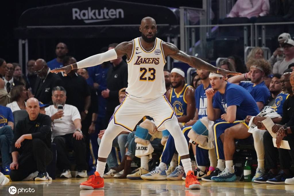 詹姆斯三分命中100% 突破1000記與科比湖人隊(duì)史唯二:長沙街頭綠地環(huán)境景觀設(shè)計(jì)怎么樣